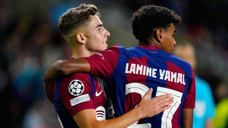 Фермин Лопес и Ламин Ямаль радуются победному голу