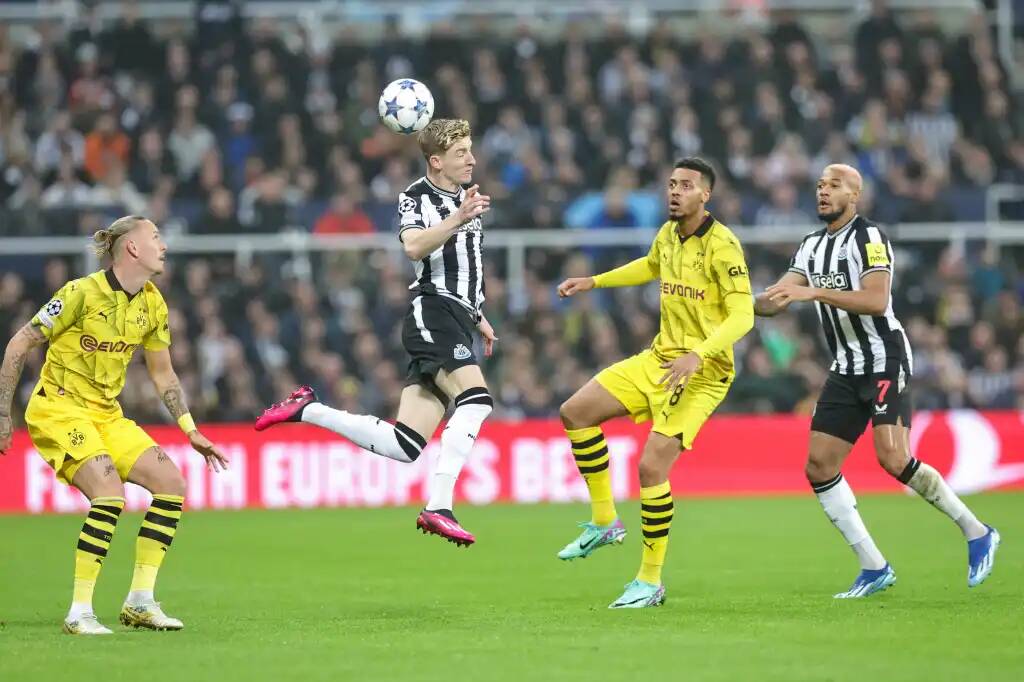 Фрагмент матча Ньюкасл — Боруссия