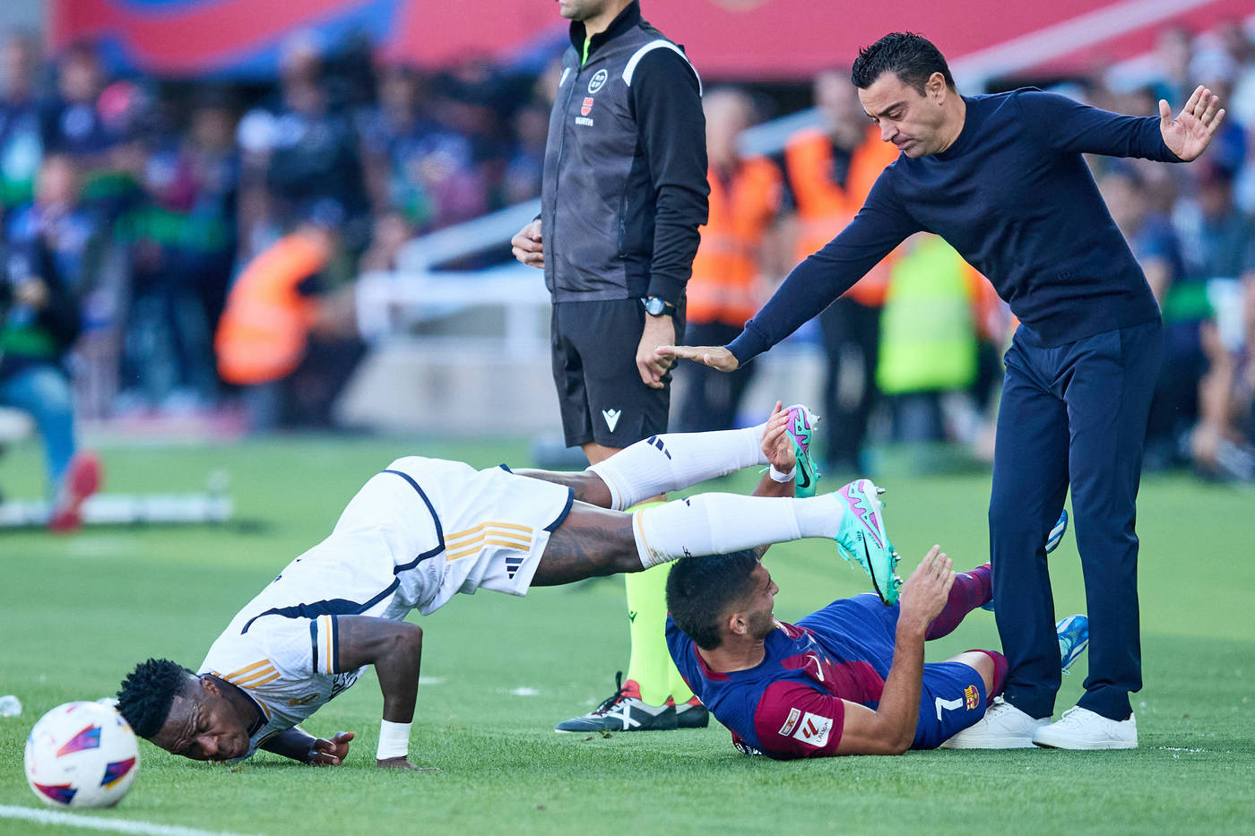 Хави во время Эль-Класико