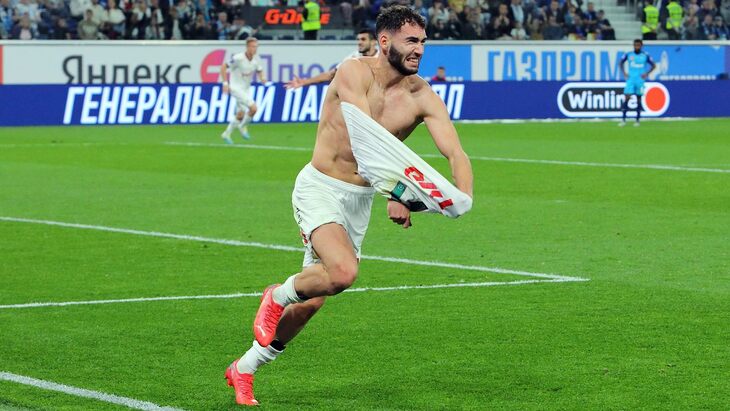 Автор первого гола Наир Тикнизян