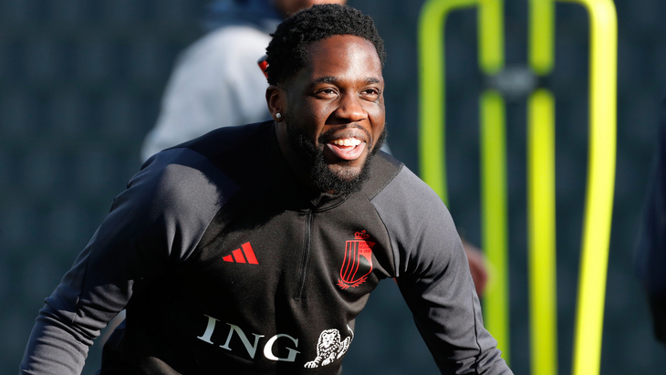 Полузащитник хозяев Орель Мангаля