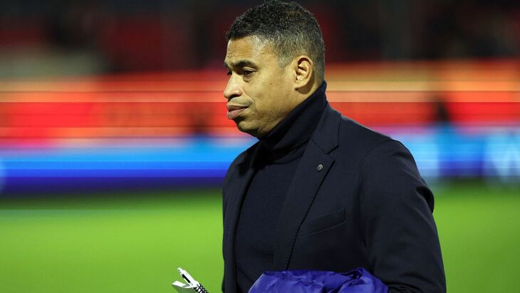 Тренер хозяев Михаэль Райцигер по прозвищу «Противогаз»