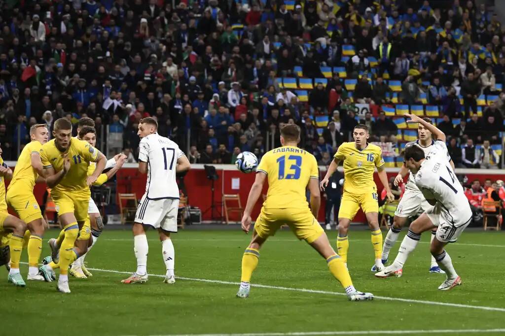 Фрагмент матча Украина — Италия