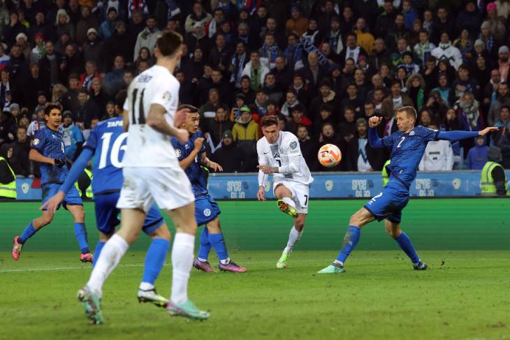 Вербич забивает Казахстану