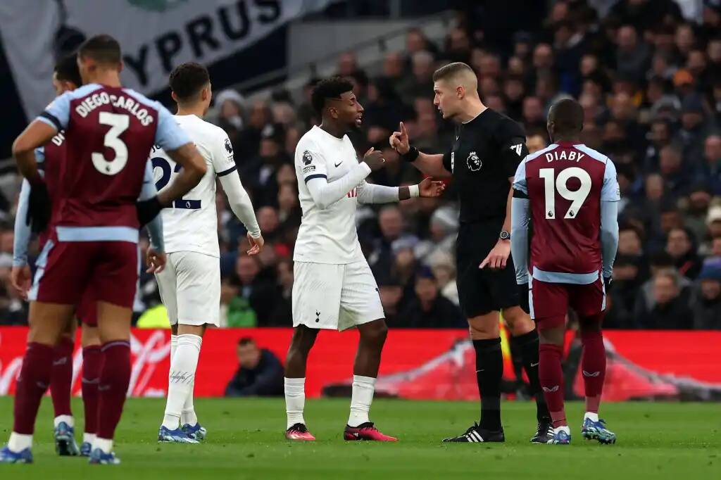 Фрагмент матча Тоттенхэм — Астон Вилла