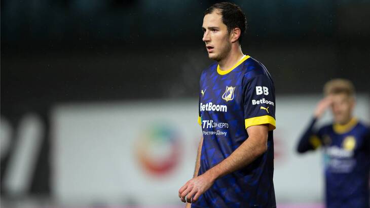 Капитан хозяев Максим Осипенко