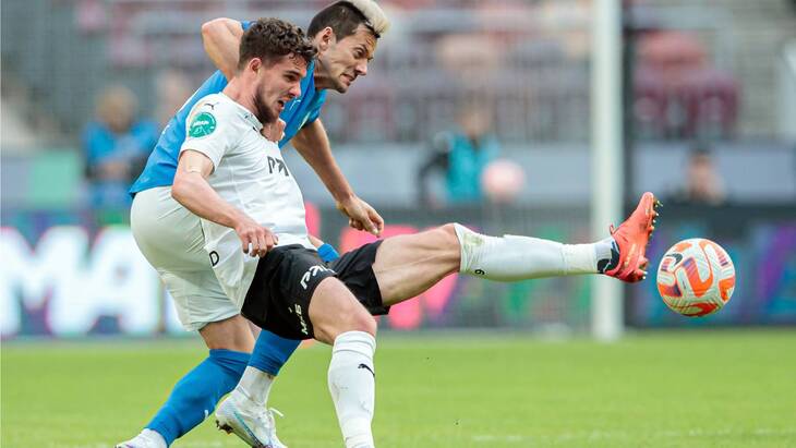 В атаке форвард «Торпедо» Илья Стефанович