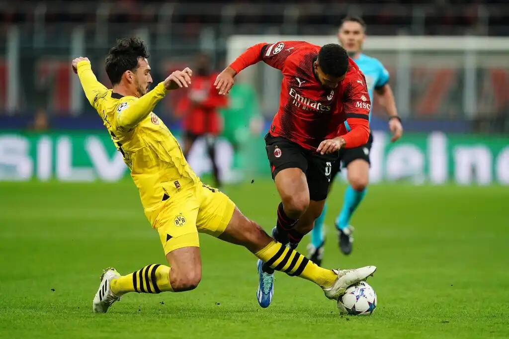 Фрагмент матча Милан — Боруссия