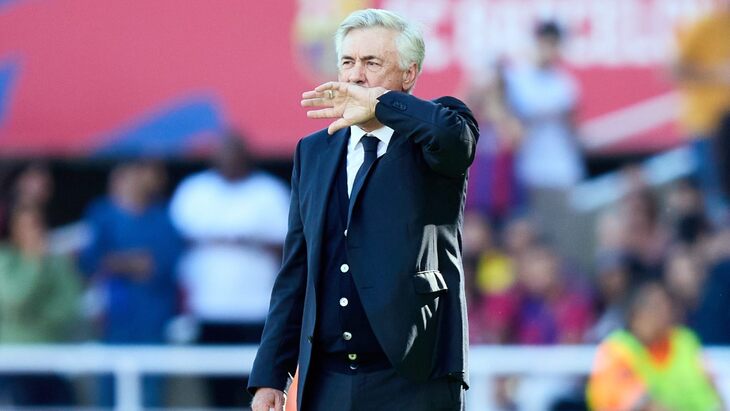 Карло Анчелотти — тренер лидера Примеры