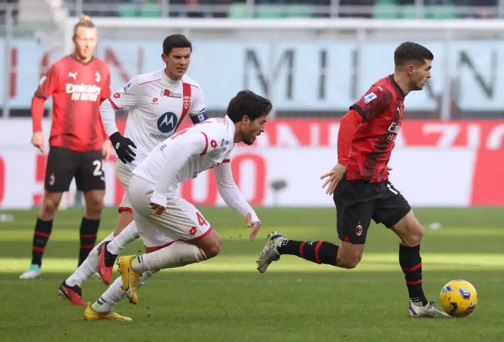 Фрагмент матча Милан — Монца