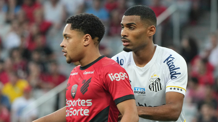 Жоаким (справа)