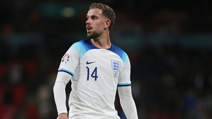 Джордан Хендерсон в футболке сборной Англии