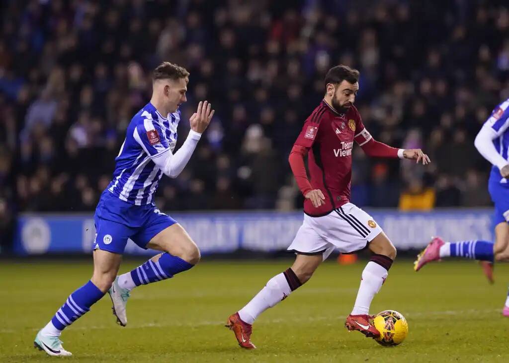 Фрагмент матча Уиган — Манчестер Юнайтед