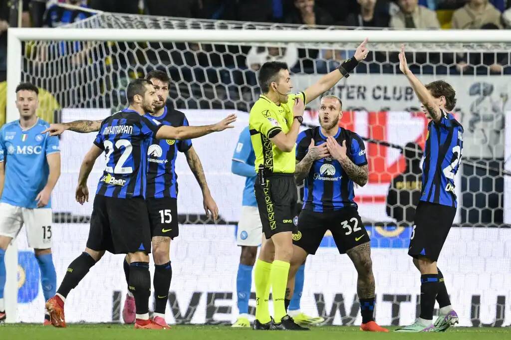 Фрагмент матча Наполи — Интер