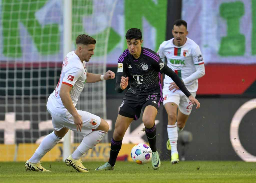 Фрагмент матча Аугсбург — Бавария