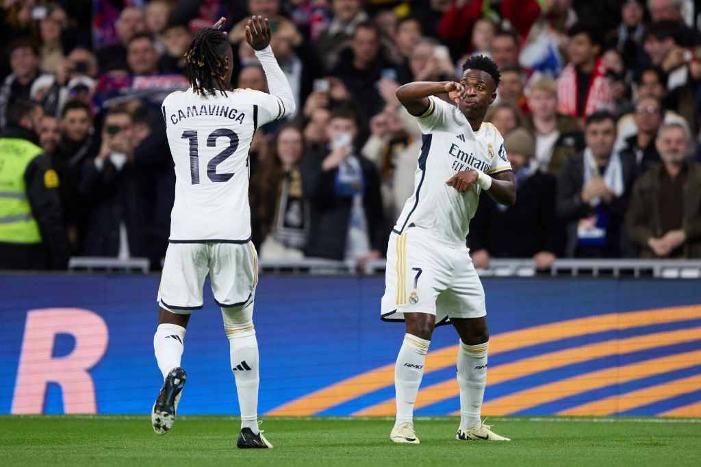 Винисиус празднует забитый мяч