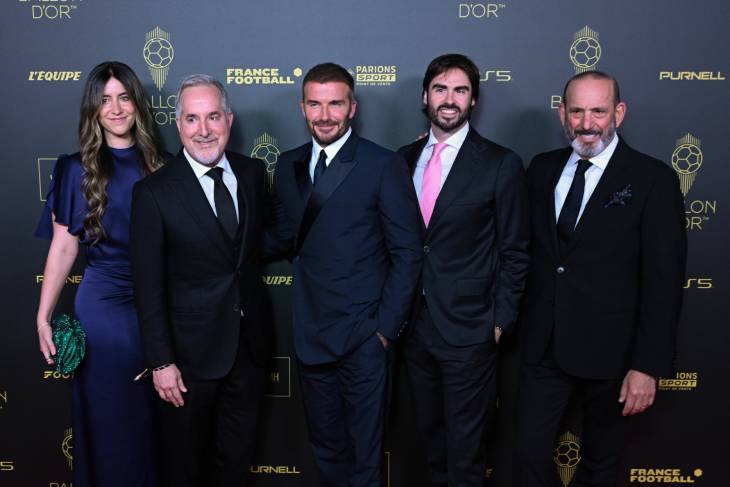 Хорхе Мас (слева) и Дэвид Бэкхем на церемонии вречения Золотого мяча