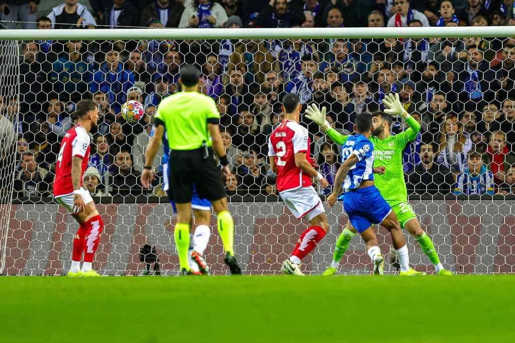 Фрагмент матча Порту — Арсенал