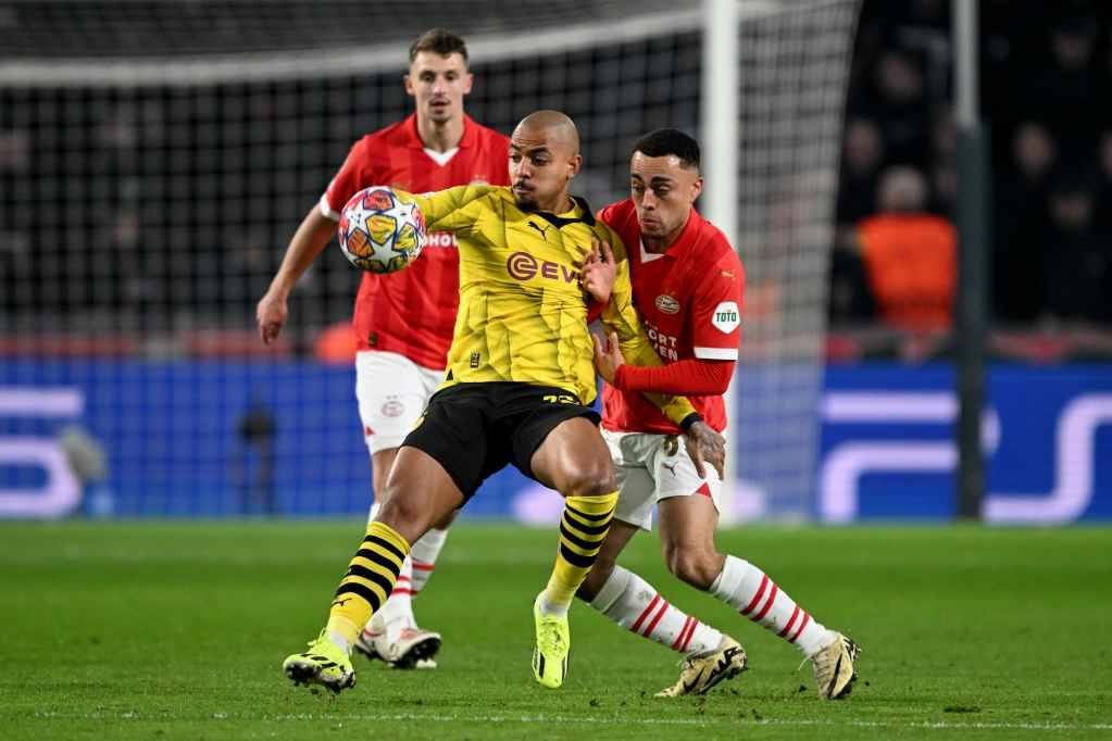 Фрагмент матча ПСВ — Боруссия