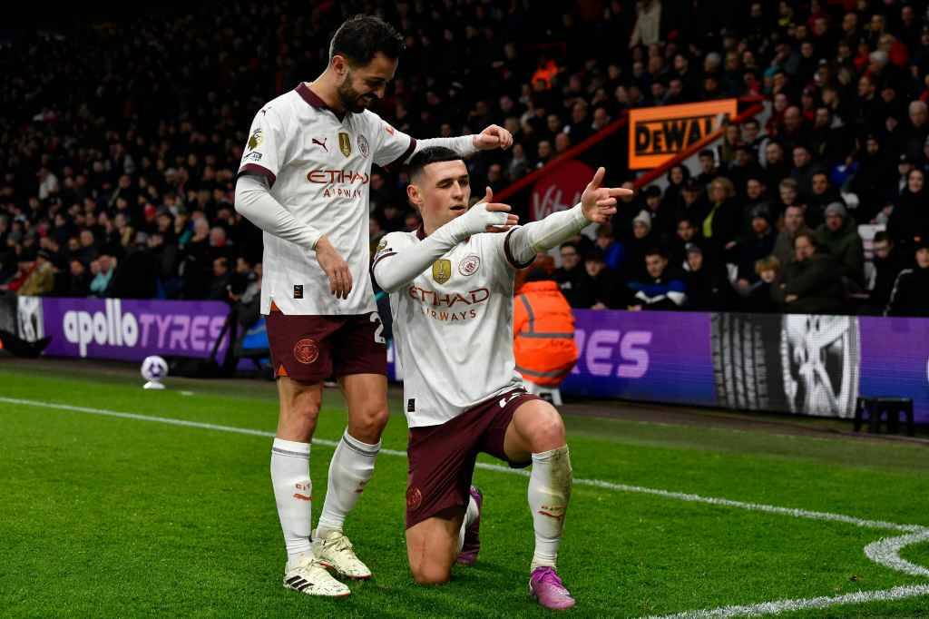 Фоден празднует забитый мяч