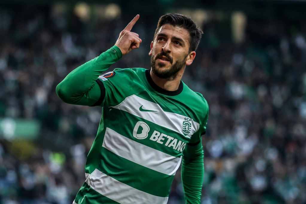 Паулинью открывает счет