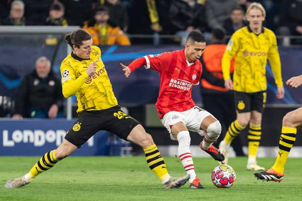 Фрагмент матча Боруссия — ПСВ