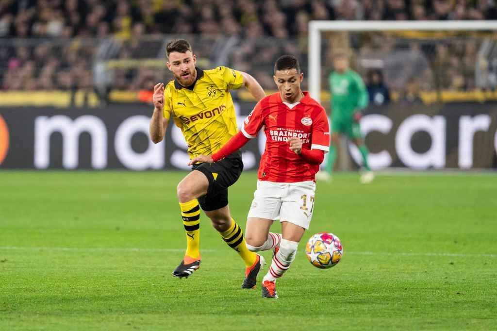 Фрагмент матча Боруссия — ПСВ