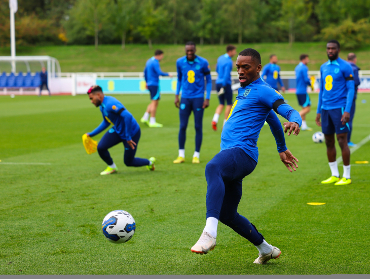 Айван Тоуни