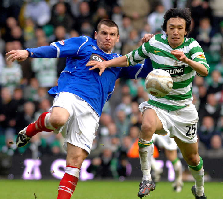 Ли МакКаллох (слева) 