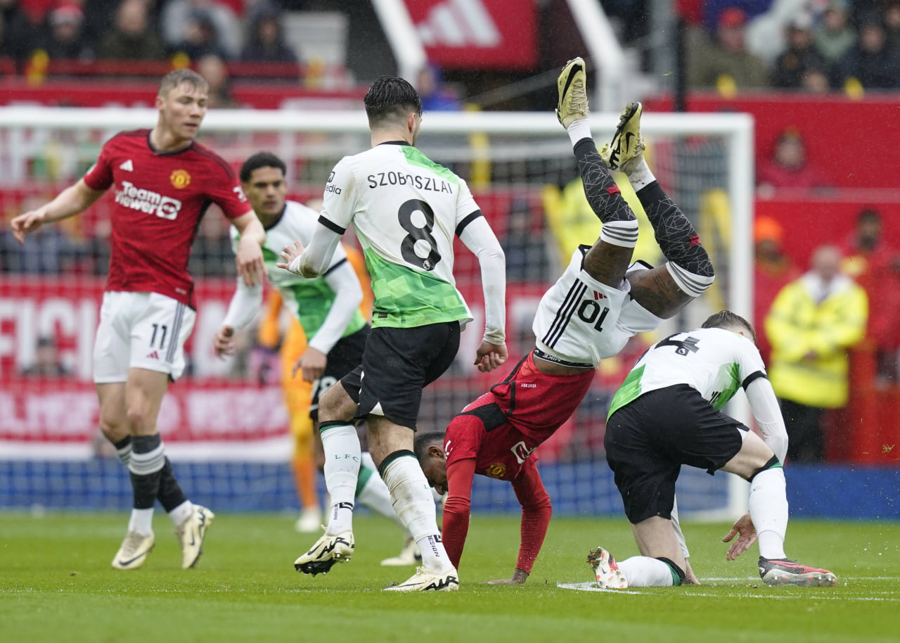 Фрагмент матча Манчестер Юнайтед — Ливерпуль