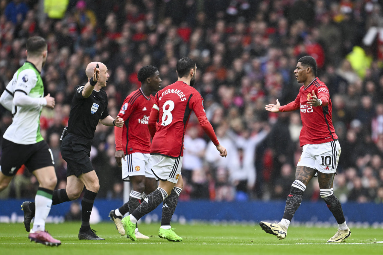 Фрагмент матча Манчестер Юнайтед — Ливерпуль