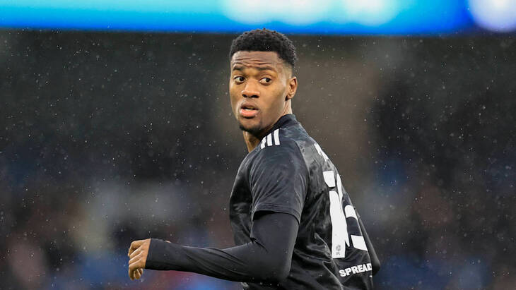 Тосин Адарабиойо