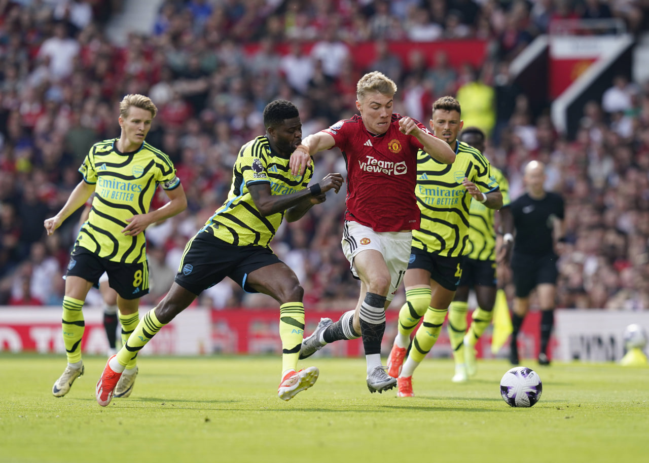 Фрагмент матча Манчестер Юнайтед — Арсенал