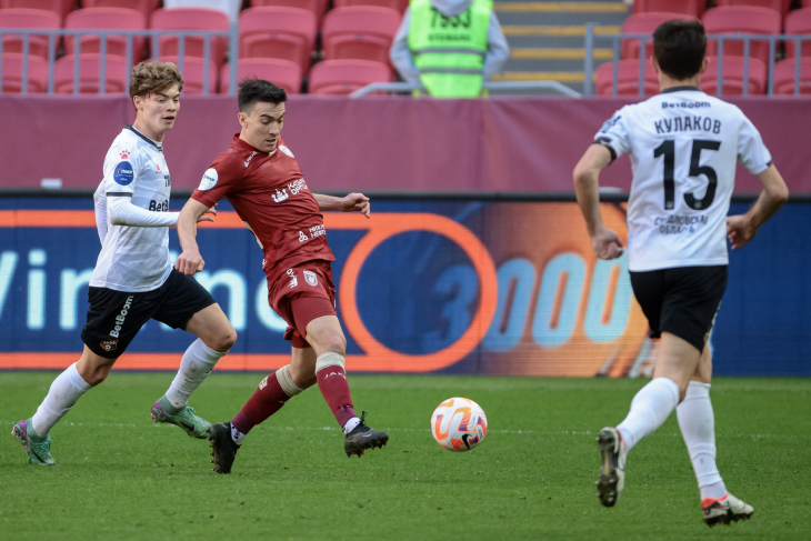 Руслан Безруков в матче с «Уралом»