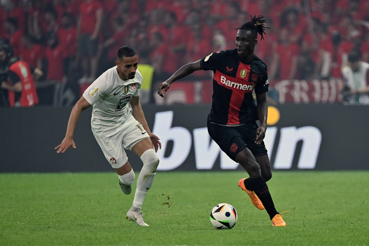 Фрагмент матча Кайзерслаутерн — Байер