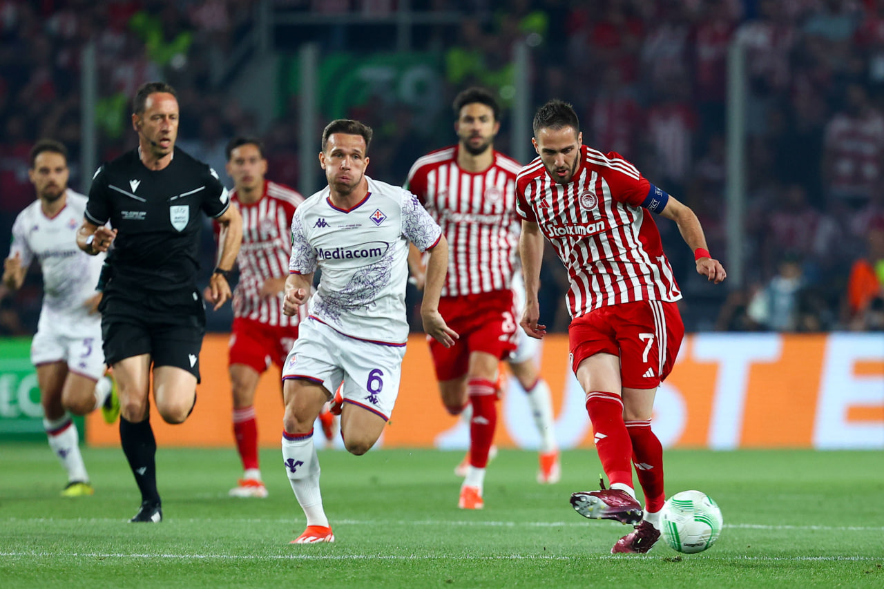 Фрагмент матча Олимпиакос — Фиорентина