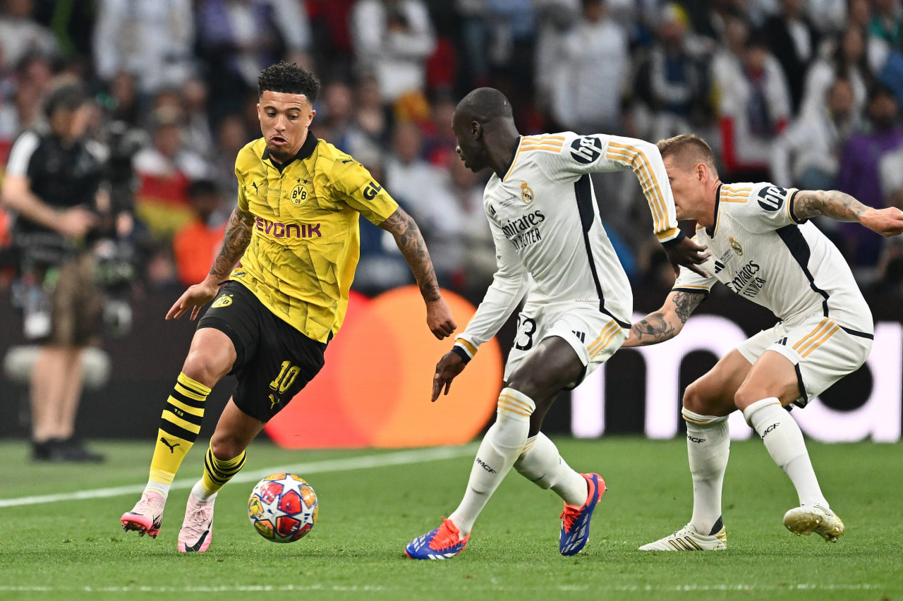 Фрагмент матча Боруссия — Реал