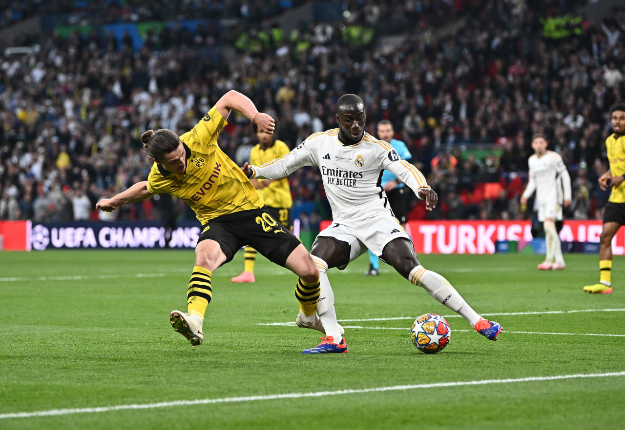 Фрагмент матча Боруссия — Реал