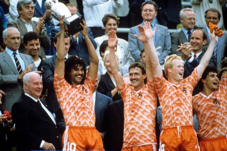 Рональд Куман (справа)