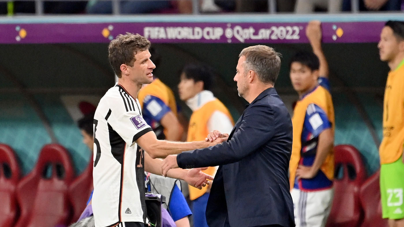 Томас Мюллер и Ханс-Дитер Флик