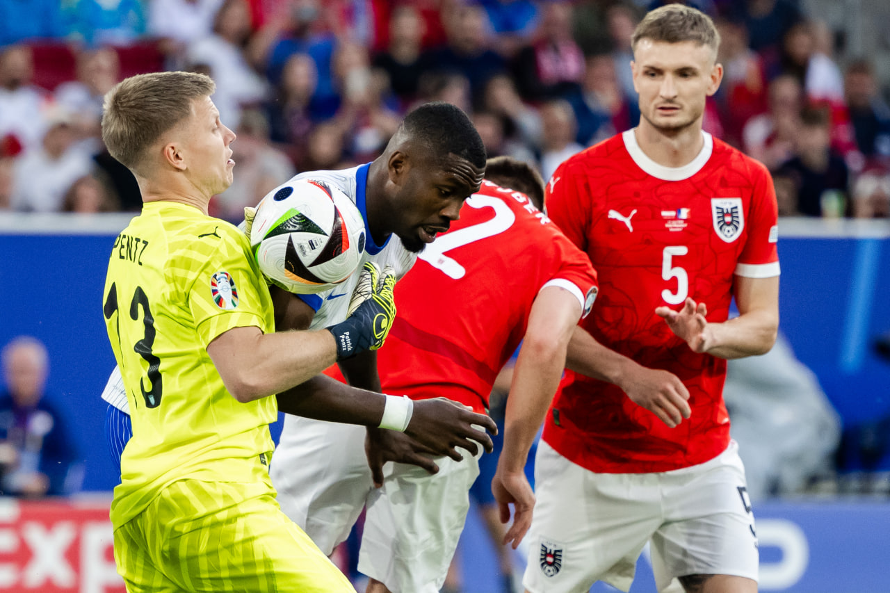 Фрагмент матча Австрия — Франция