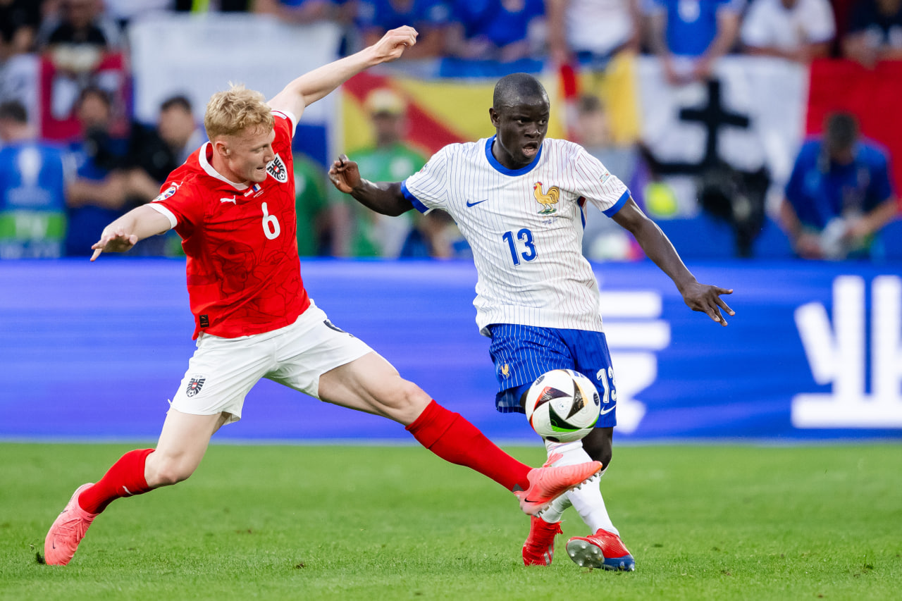 Фрагмент матча Австрия — Франция