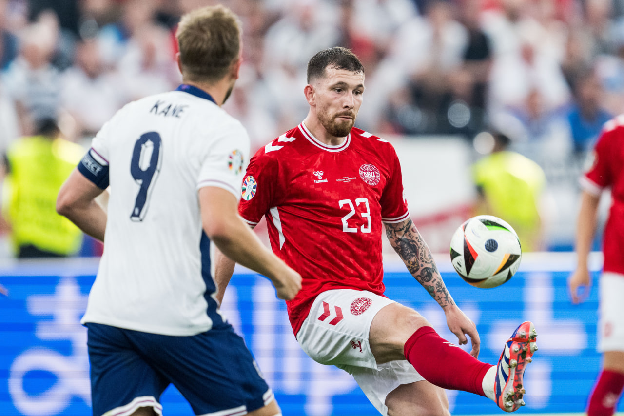 Фрагмент матча Дания — Англия