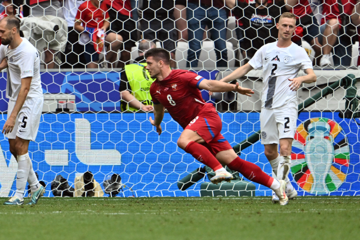 Лука Йович празднует