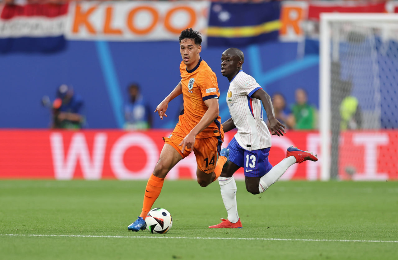 Фрагмент матча Нидерланды — Франция