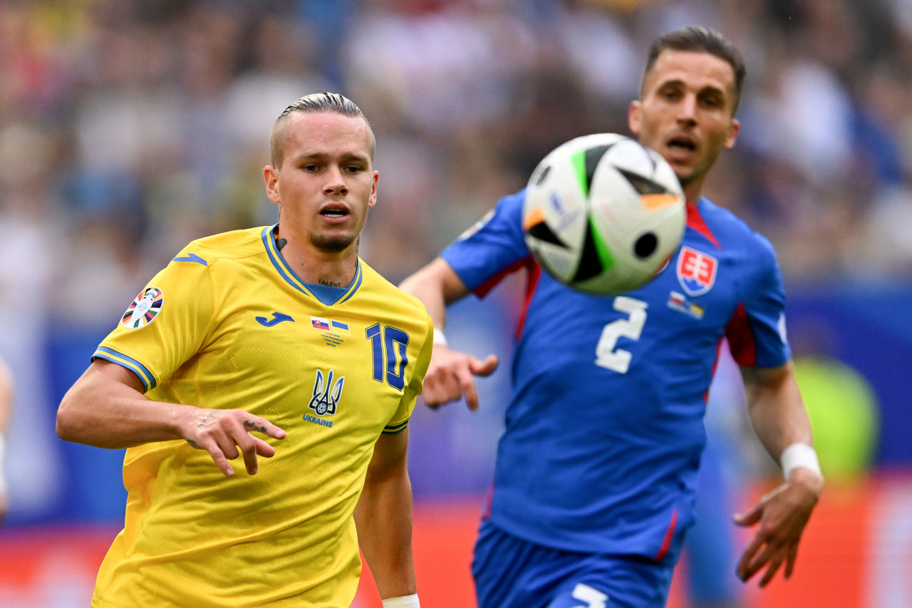 Фрагмент матча Словакия — Украина