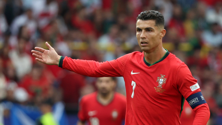 Криштиану Роналду — нападающий сборной Португалии
