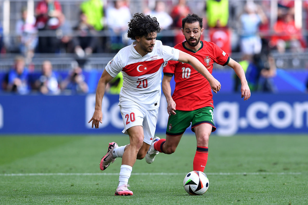 Фрагмент матча Турция — Португалия