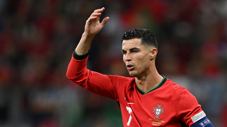 Криштиану Роналду — нападающий сборной Португалии