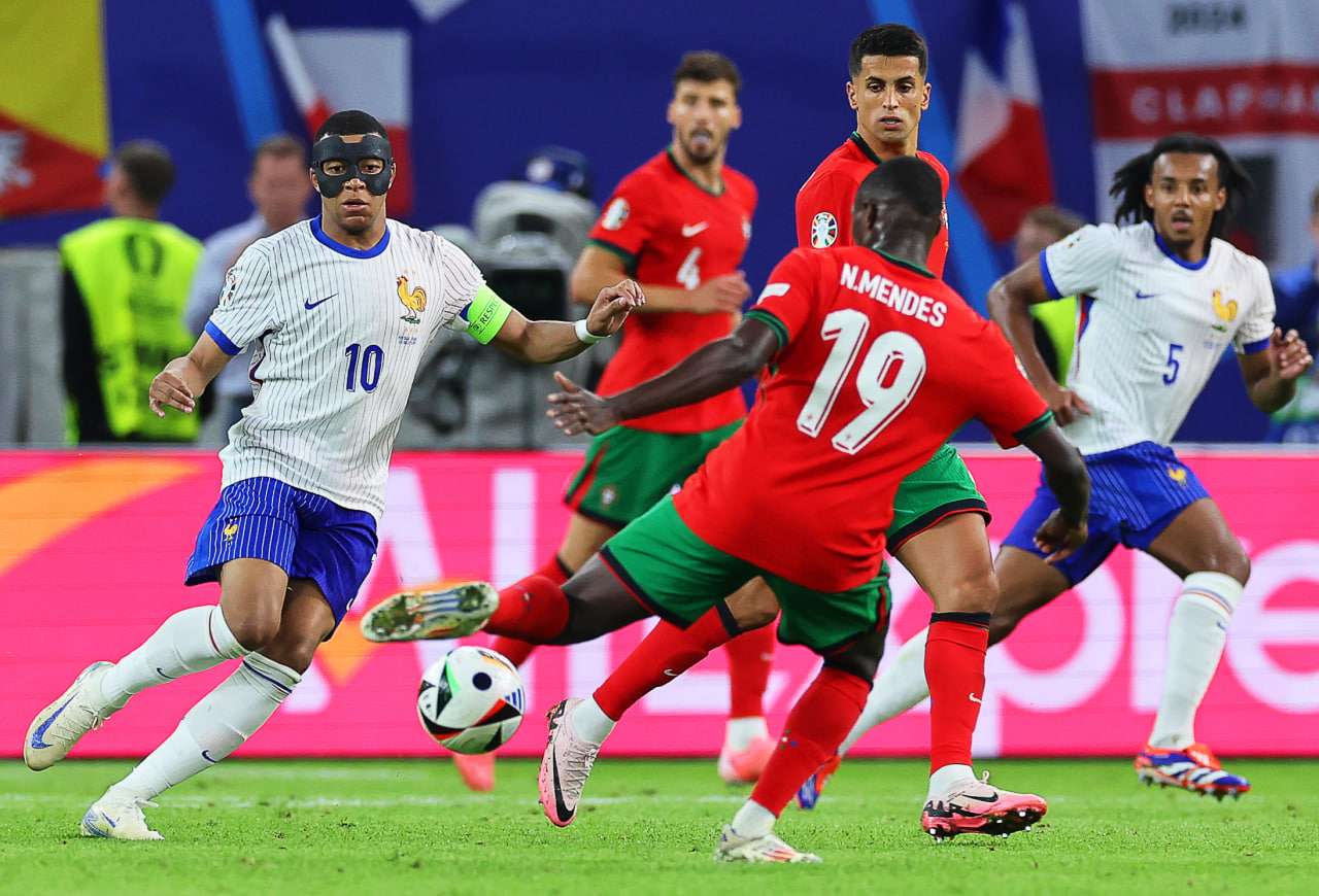 Фрагмент матча Португалия — Франция
